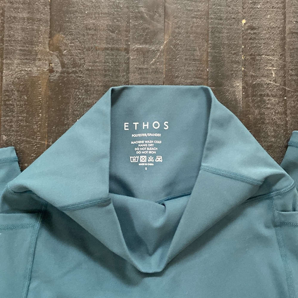 ETHOS leggings and top set - Picture 6 of 9
